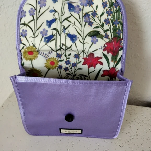 Gucci Beauty Pouch - Picture 15 of 16